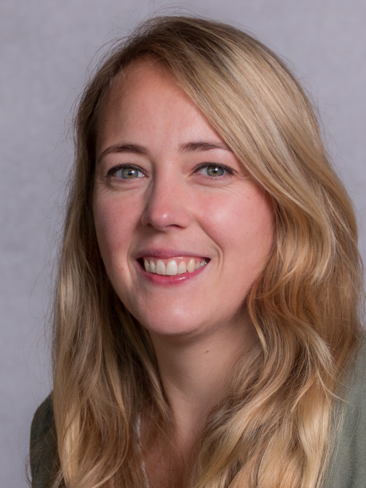 Portrait Rebecca Olsson